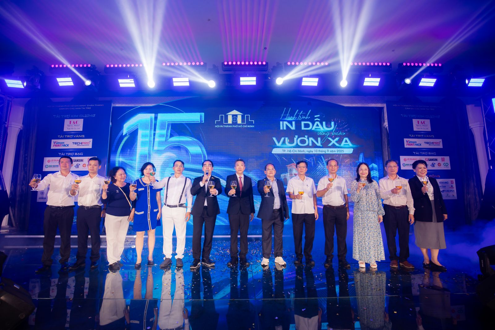 ĐÊM HỘI KỶ NIỆM 15 NĂM THÀNH LẬP HỘI IN TP. HCM